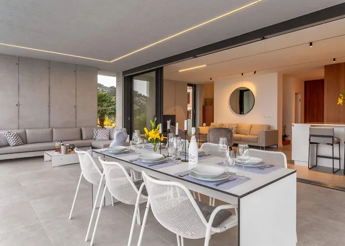 Luxury Omnia Hvar With Infinity Pool Вилла