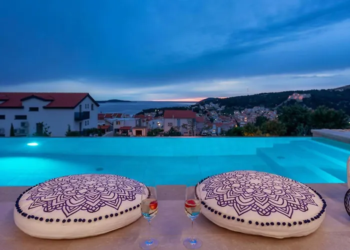 Luxury Omnia Hvar With Infinity Pool Вилла